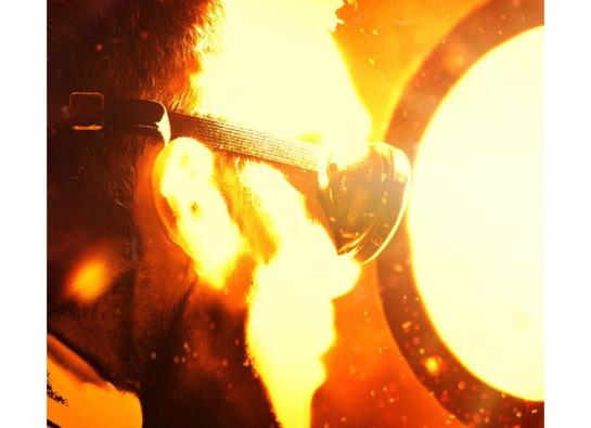 Oppenheimer regarde la bombe exploser
