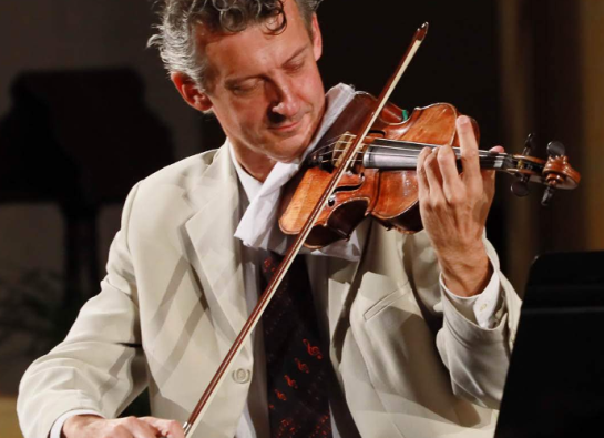 Photo d'un violoniste